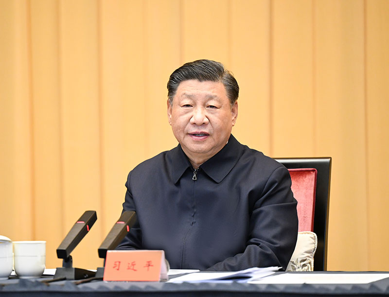 11月30日上午，中共中央总书记、国度主席、中央军委主席习近平在上海主持召开深刻推动长三角一体化发展座谈会并颁发沉要讲话。